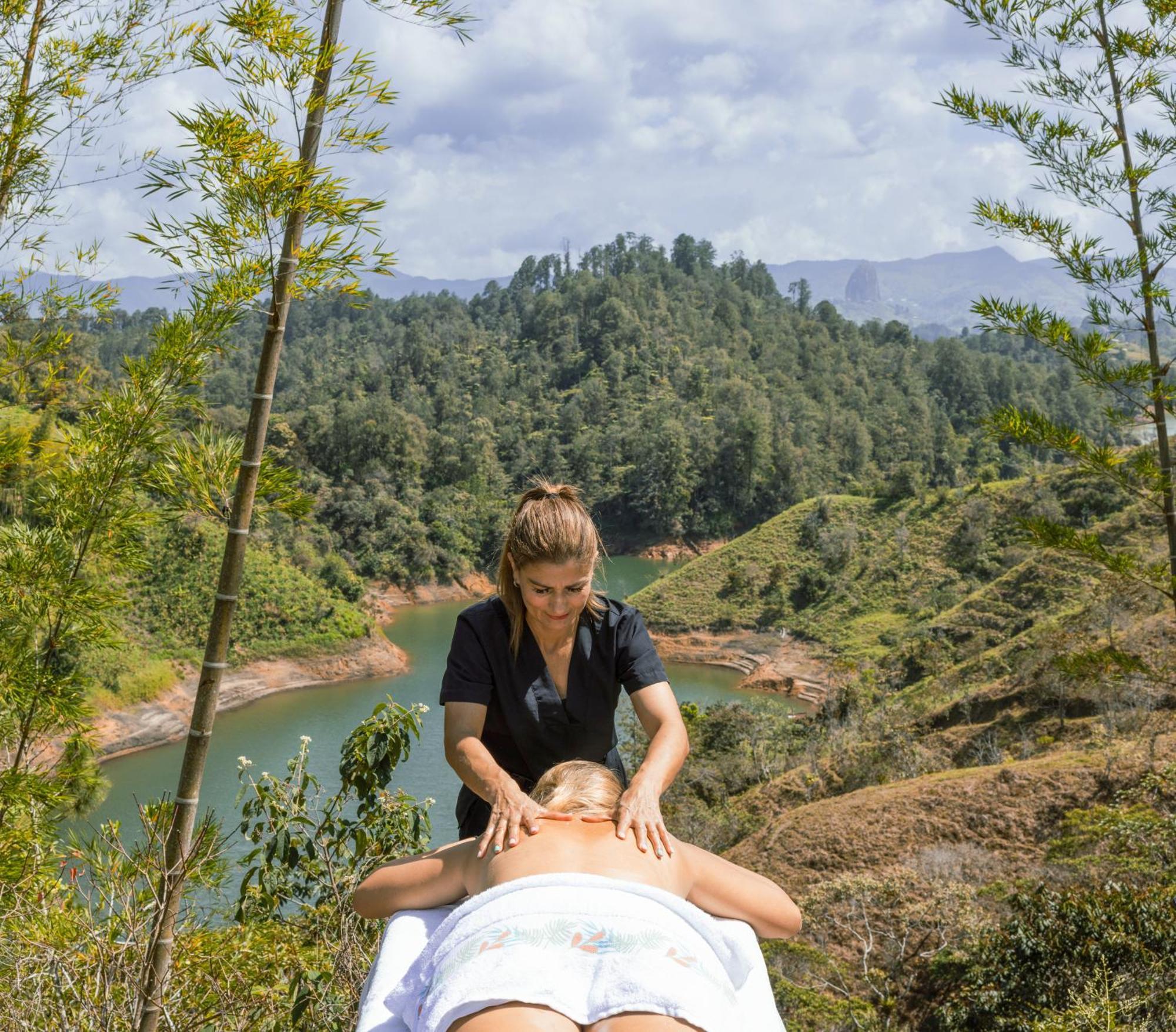 Refugio Himalaya - Guatapé Villa Bagian luar foto